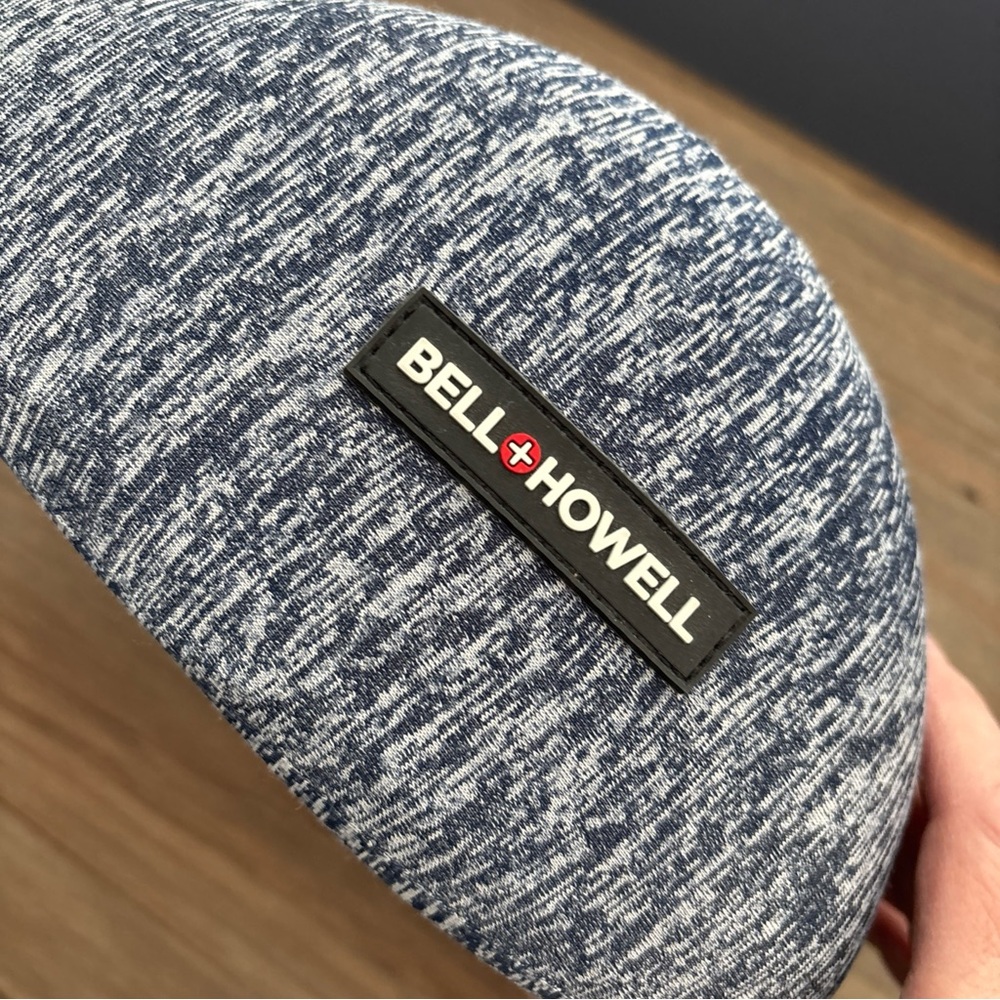 Bell & Howell memory foam travel pillow - Picture 2 of 4